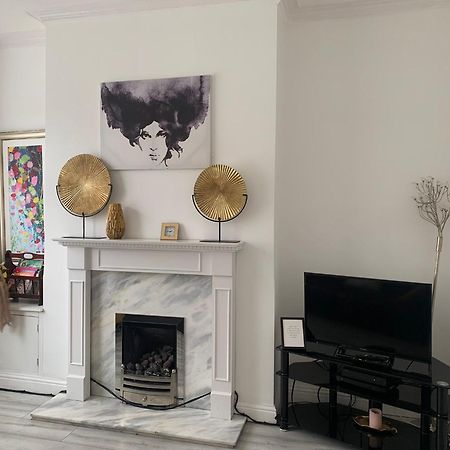 הוילה Gorgeous Stylish Cheri Victorian House In מנצ'סטר מראה חיצוני תמונה